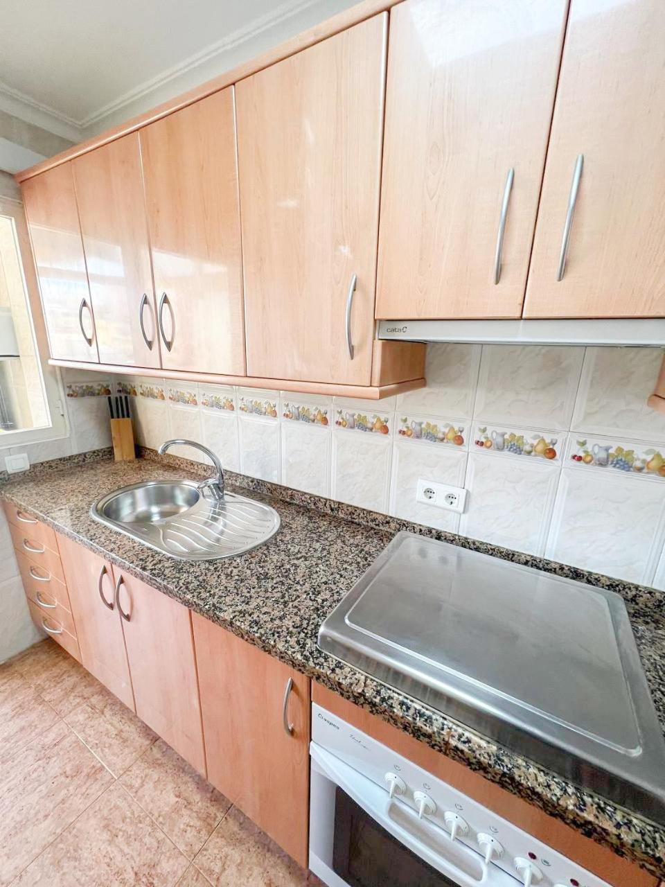 Large & Cozy Centrally Apartment 토레몰리노스 외부 사진